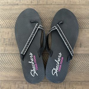 Skechers Woman’s 10 Yoga Foam Flip Flop